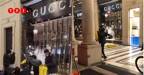 proteste torino gucci|Torino, negozio Gucci saccheggiato dai manifestanti .